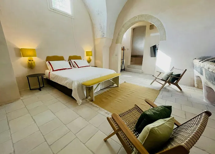 With Pool In Former Castle Stables In Salento 아파트 나르도